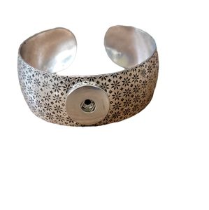 Cuff snap bracelet